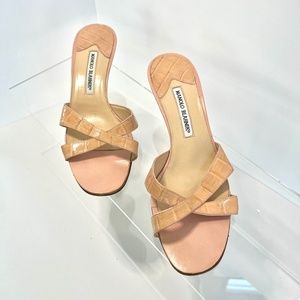 Manolo Blahnik Light Pink Leather Heels